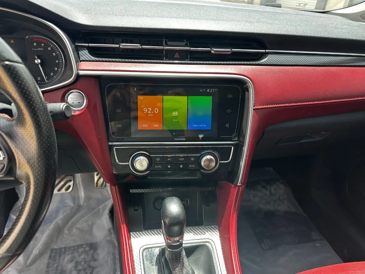 Car image 18