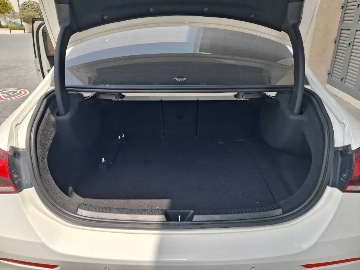 Car image 26