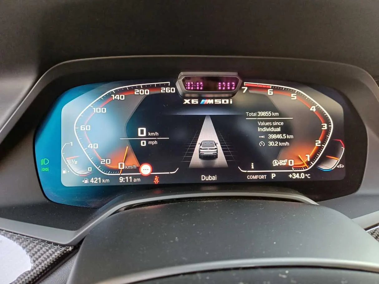 Car image 19