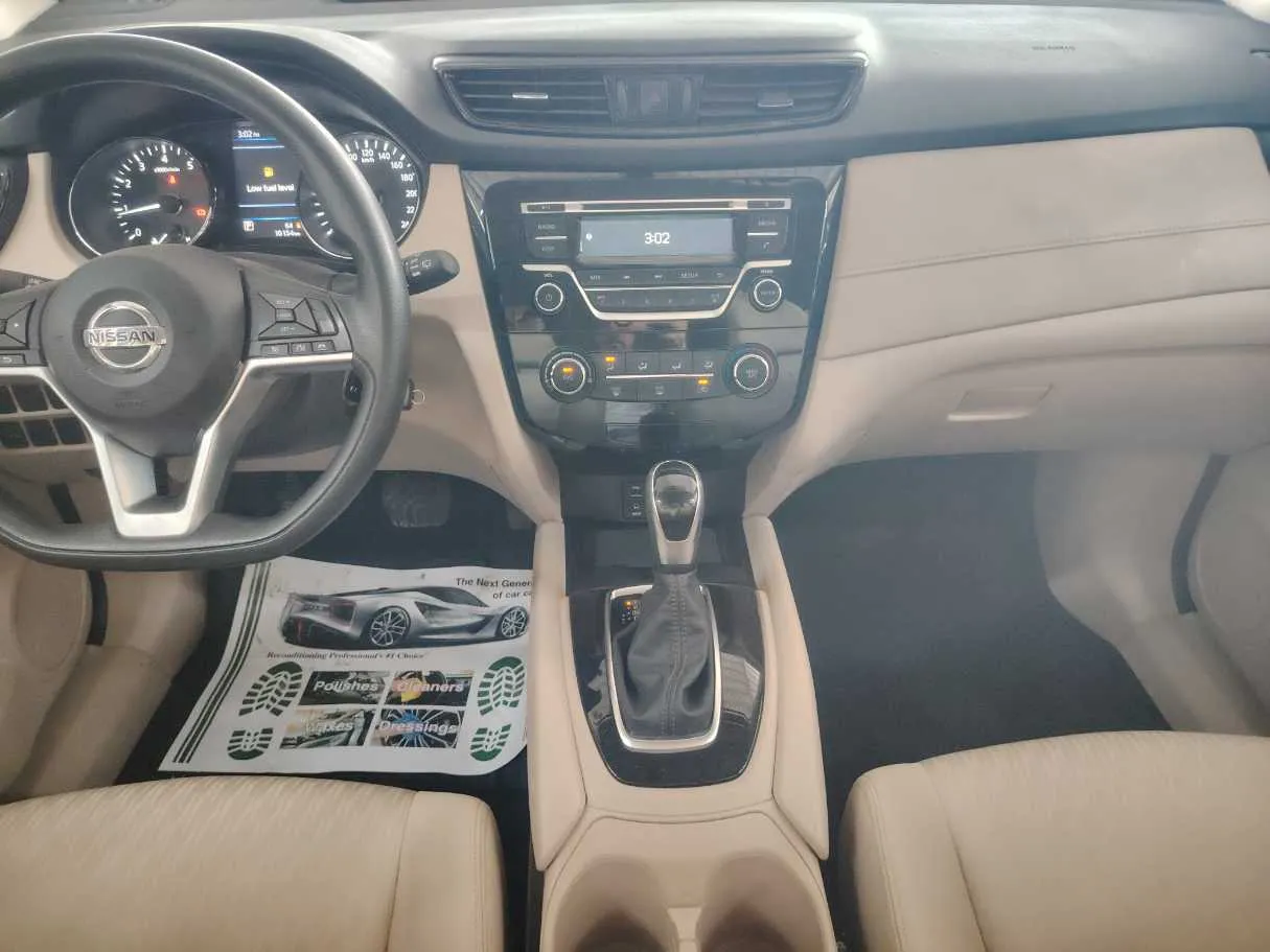 Car image 21