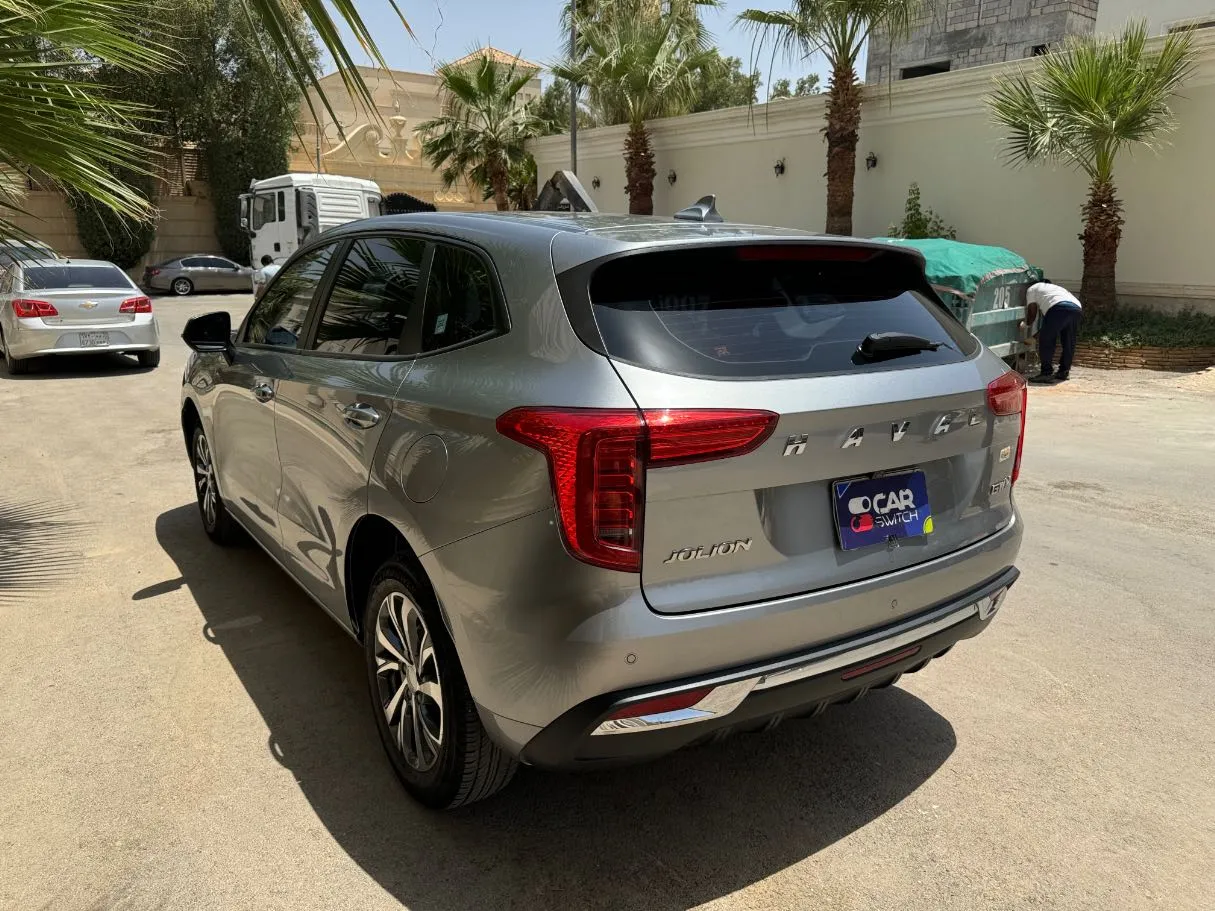 Car image 7