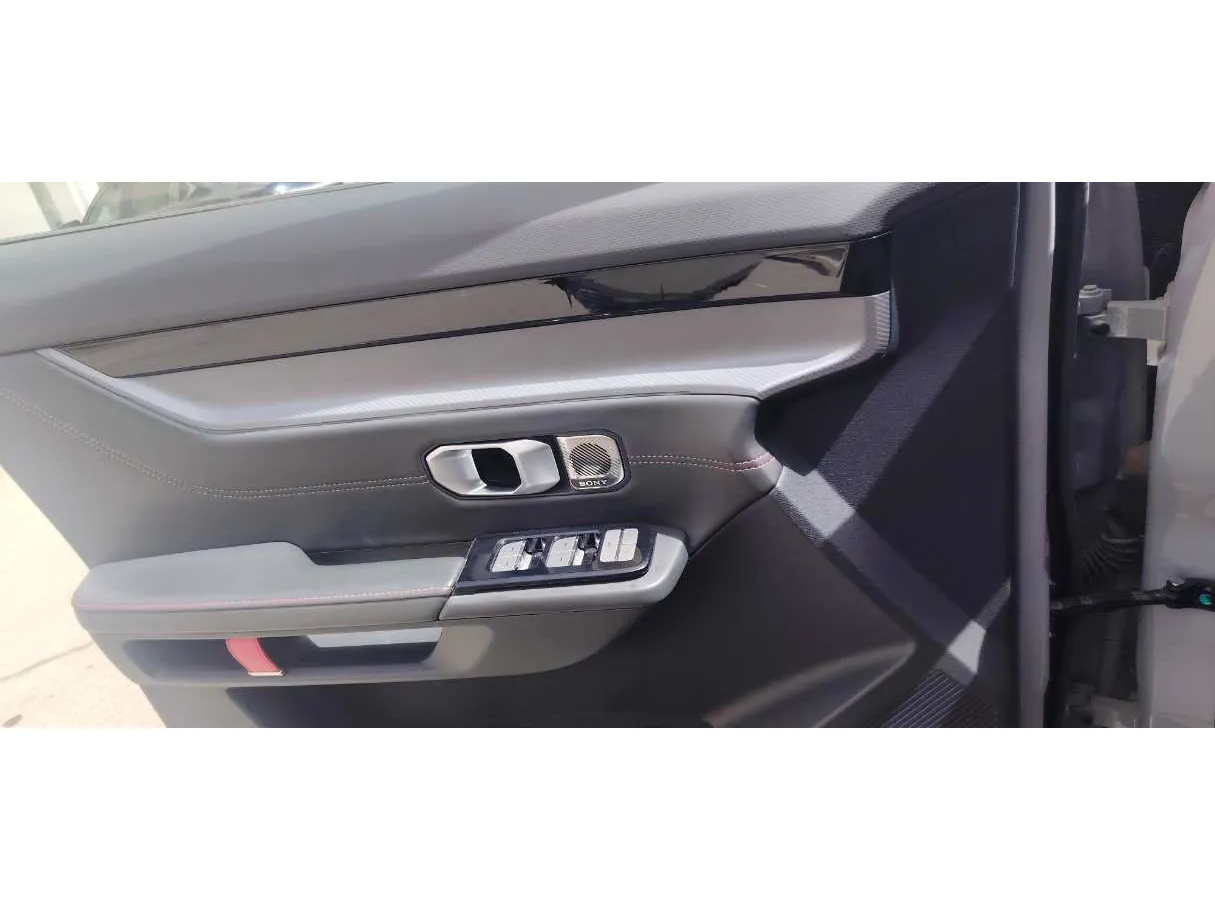 Car image 28