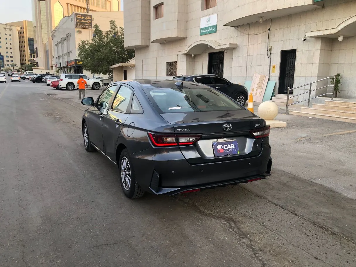 Car image 7