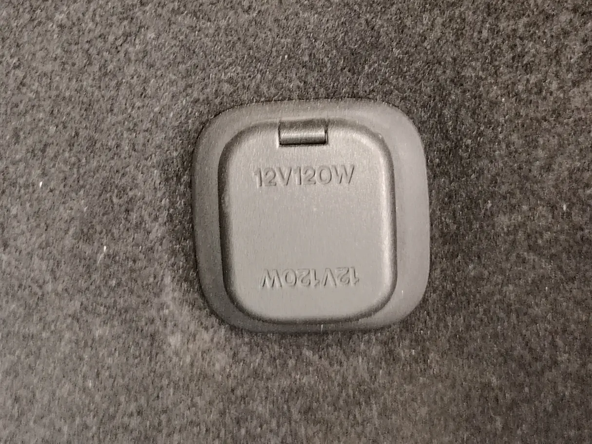 Car image 30