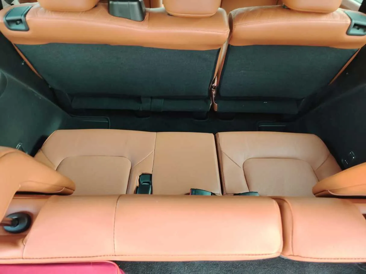 Car image 32