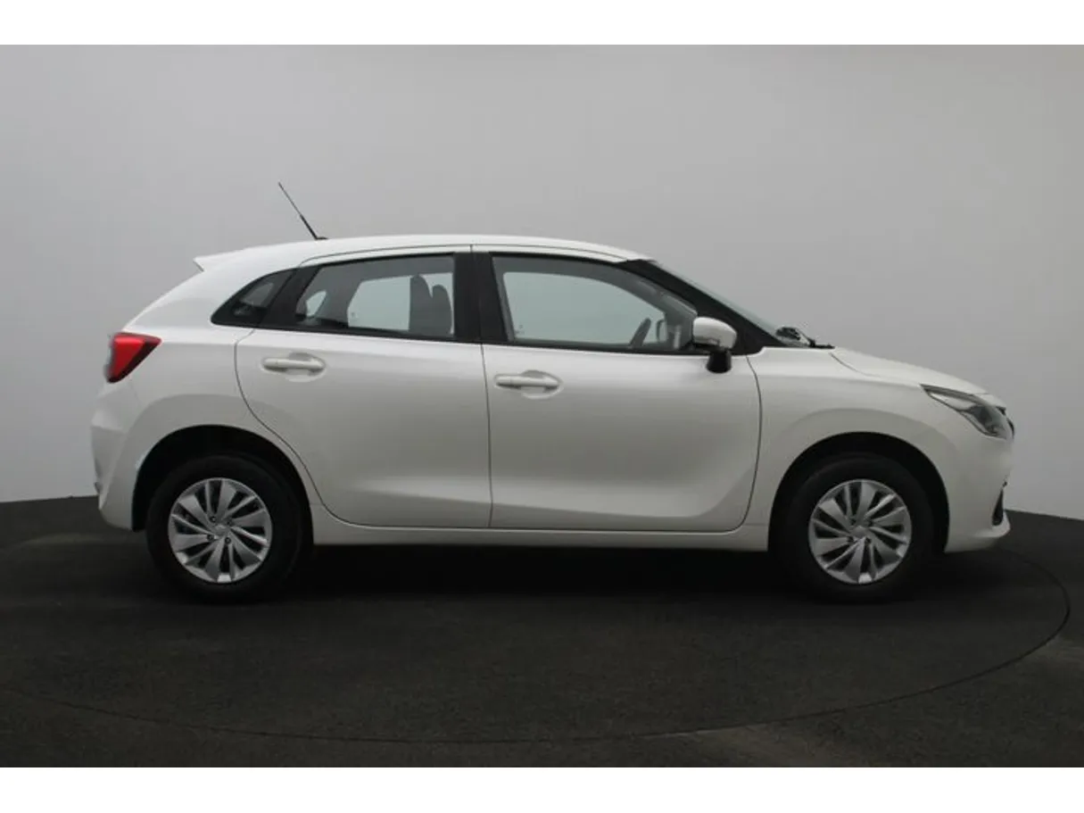 Car image 13