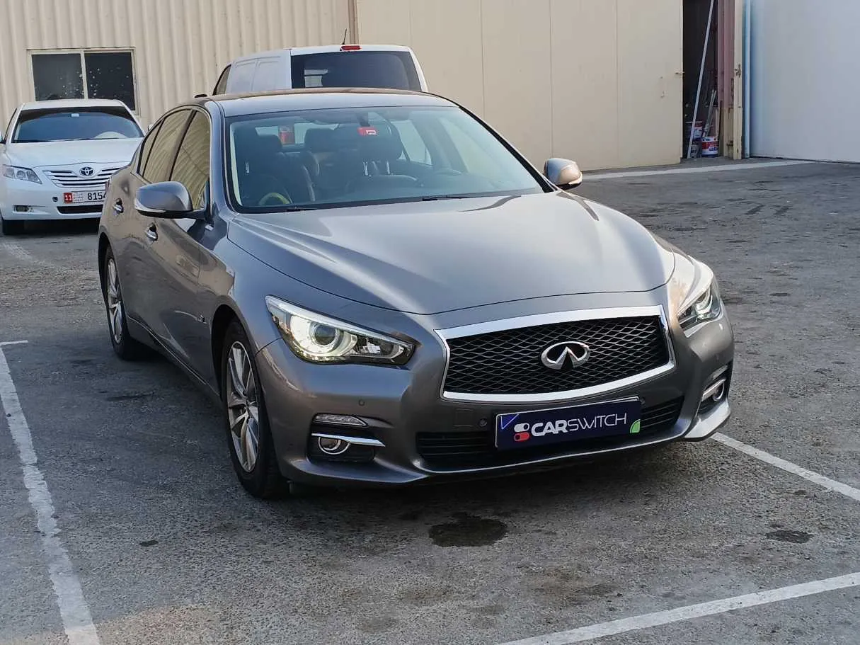 Car image 4