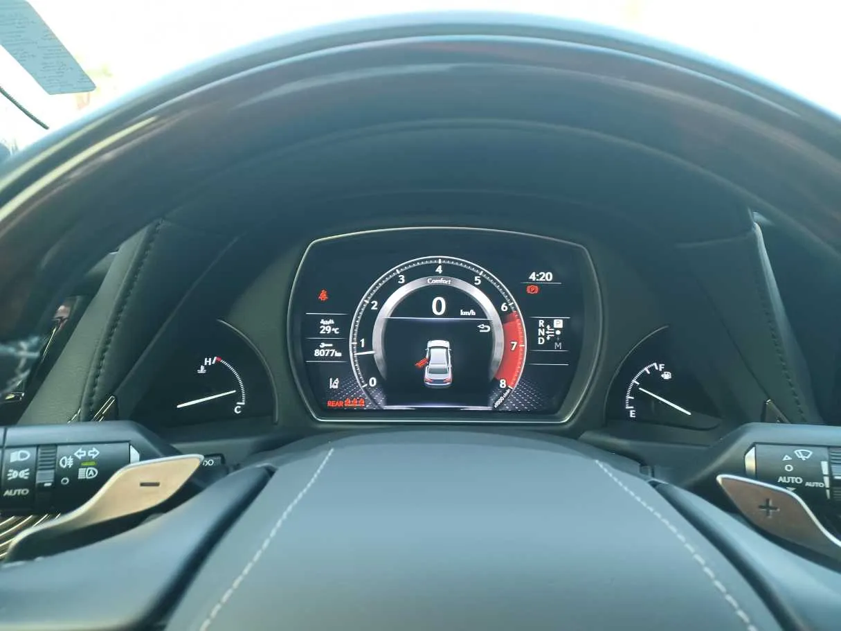 Car image 16