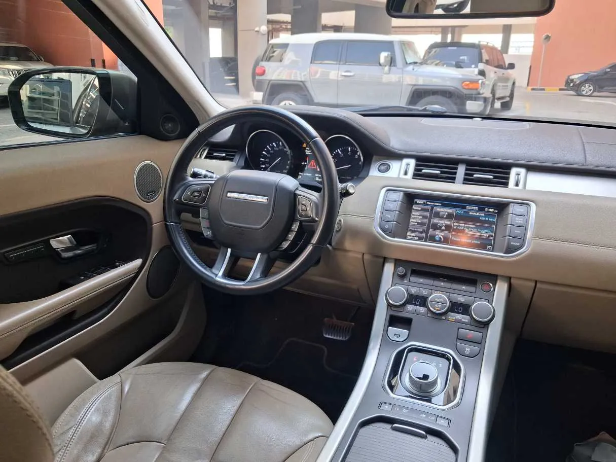 Car image 17