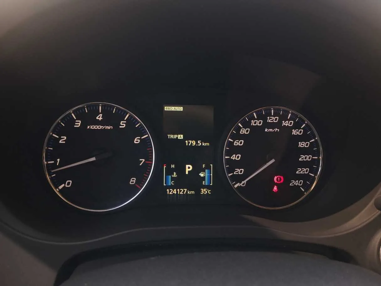 Car image 18
