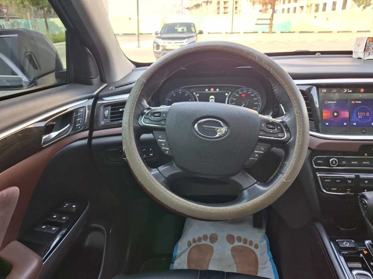 Car image 17