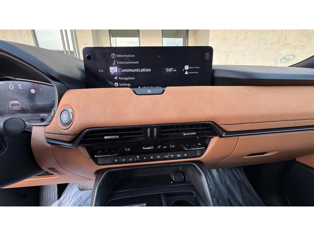 Car image 26