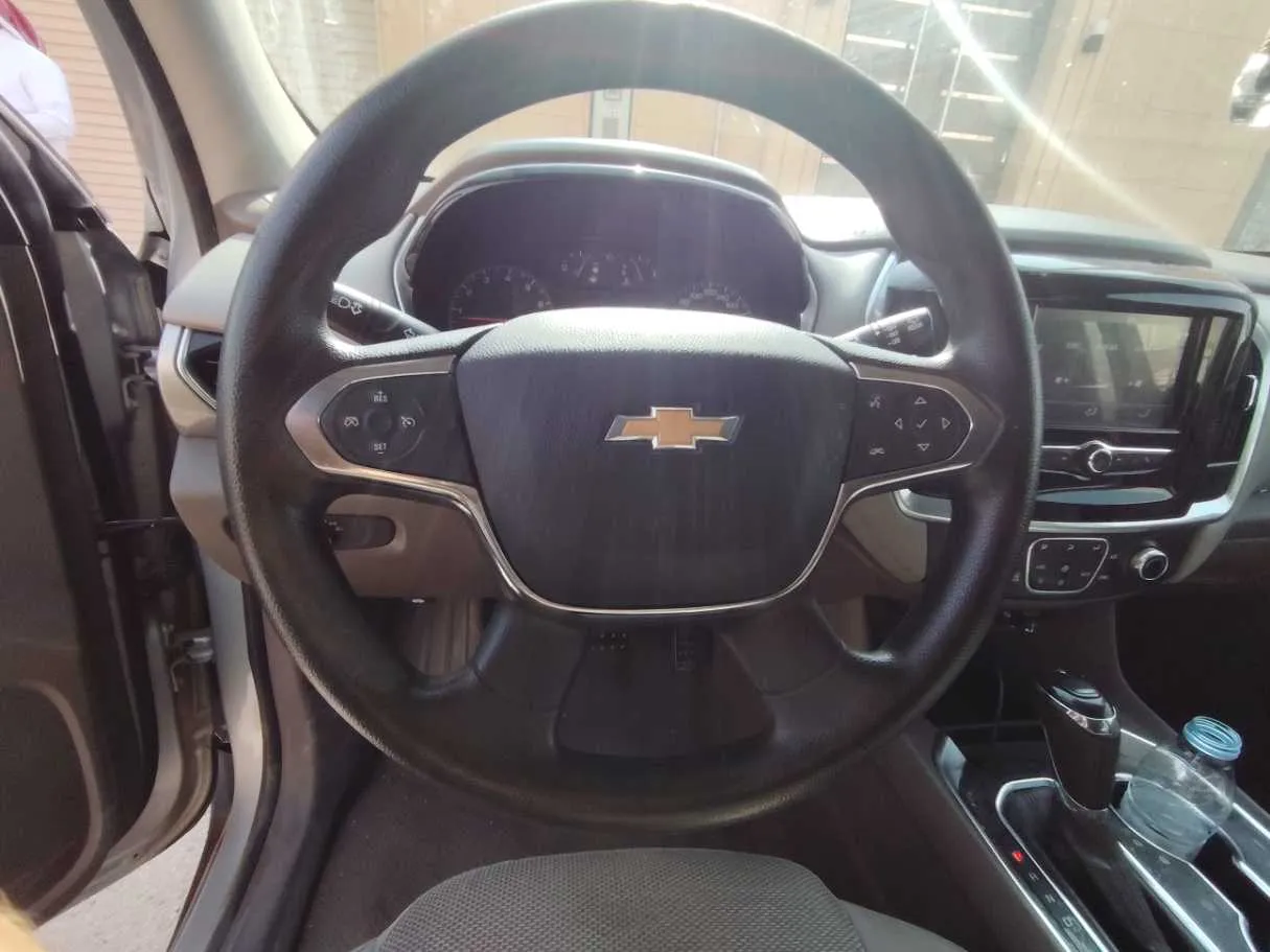 Car image 24