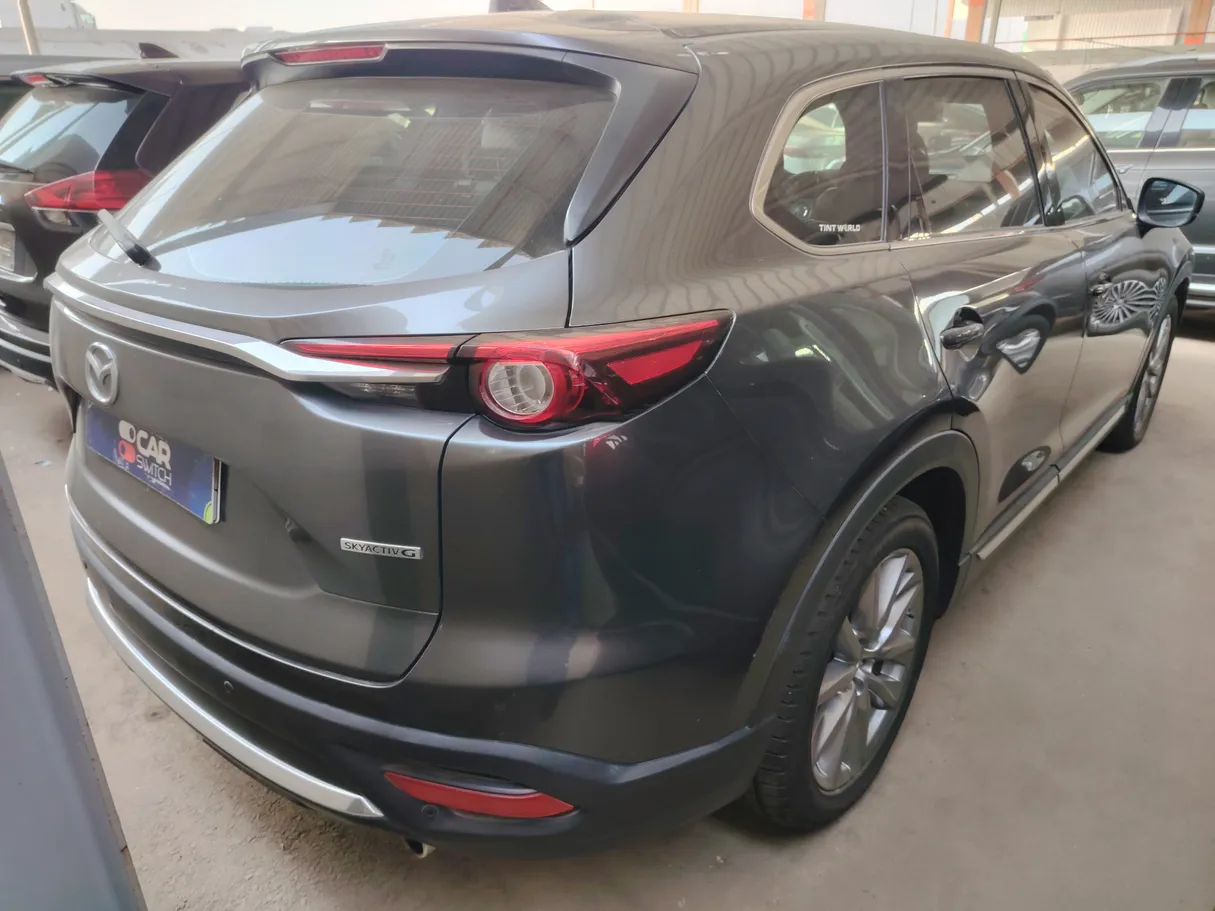 Car image 5