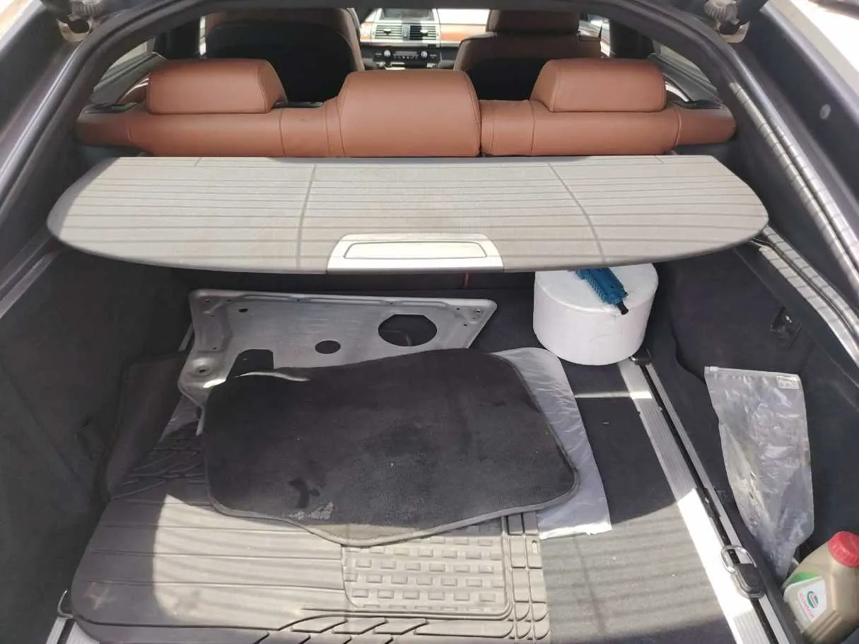 Car image 29