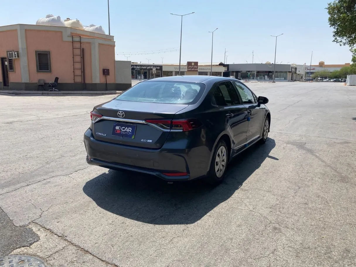 Car image 5
