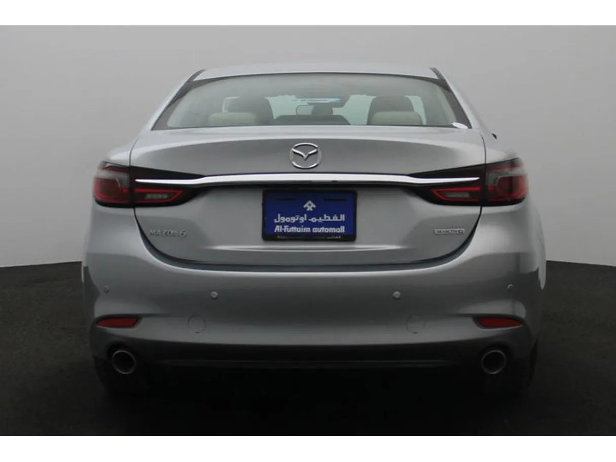 Car image 12