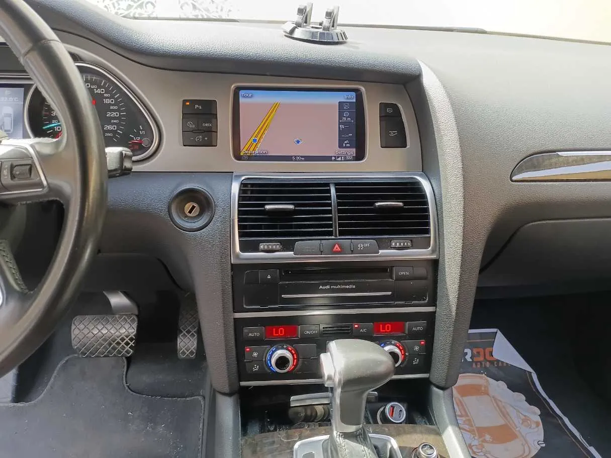 Car image 17