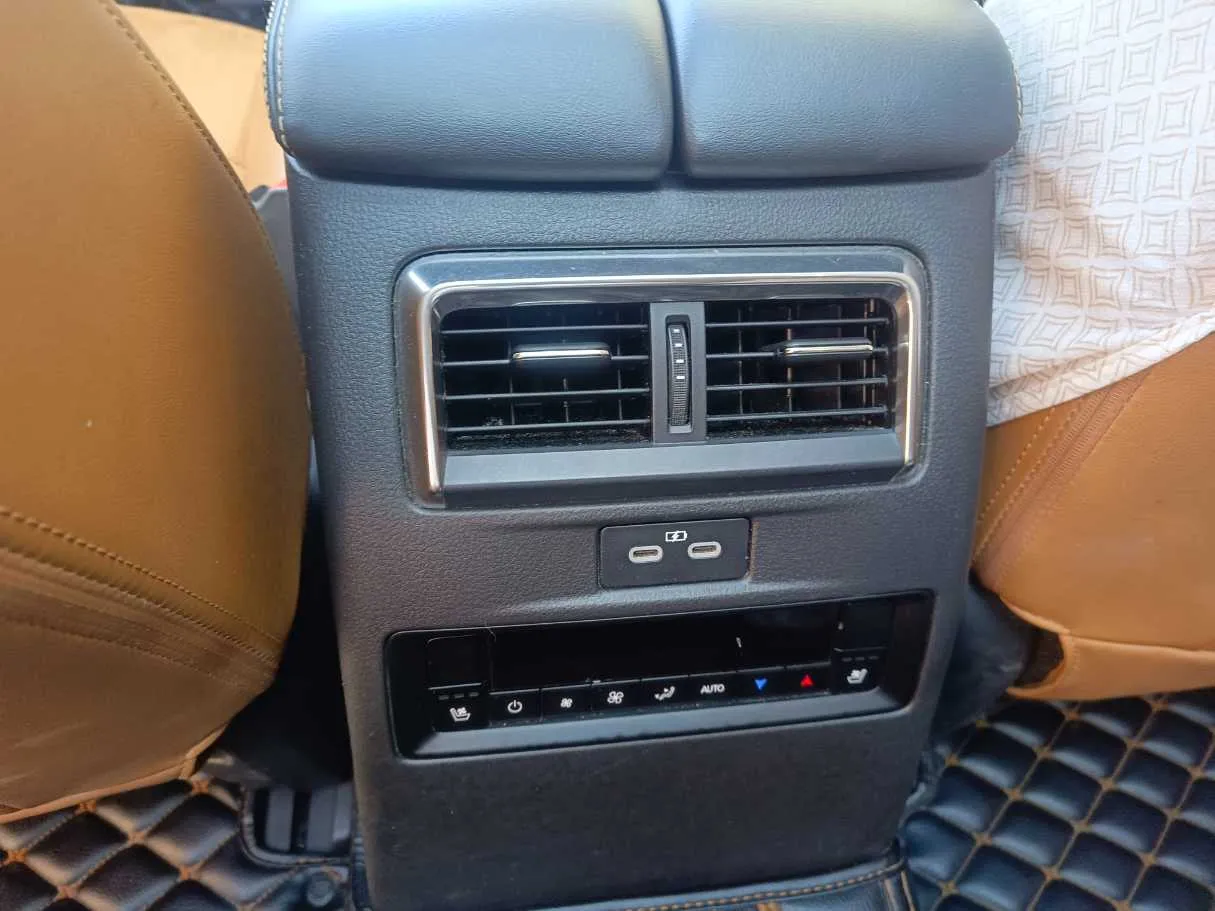 Car image 38