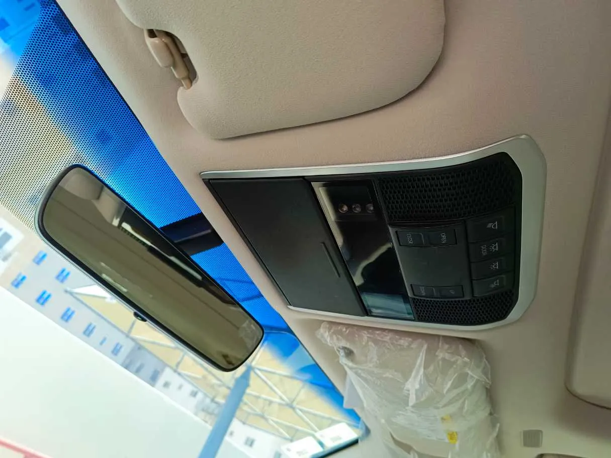 Car image 31