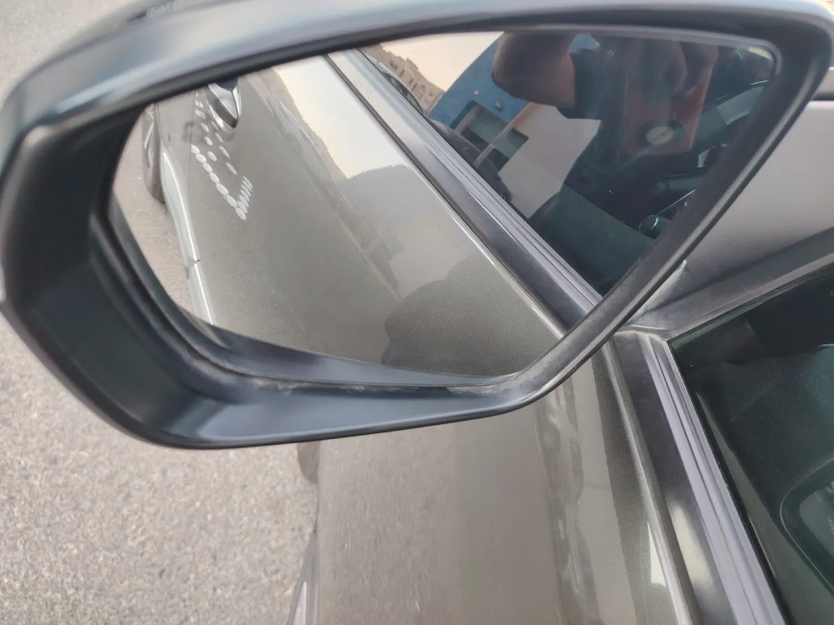 Car image 34