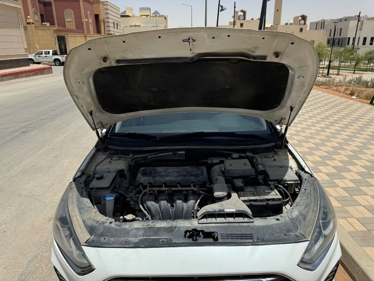 Car image 23