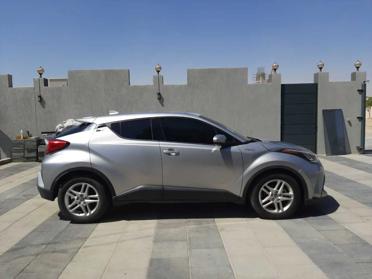 Car image 4