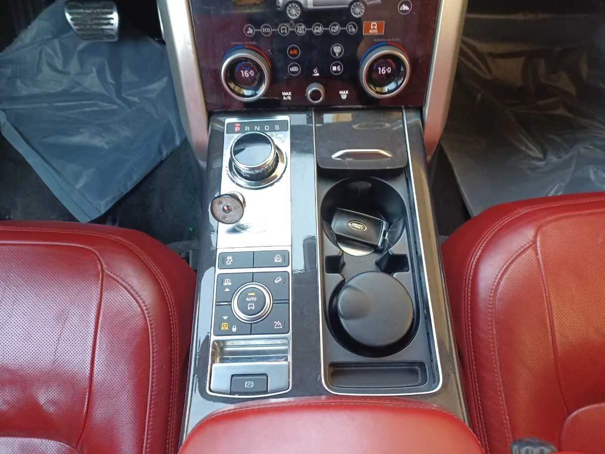 Car image 13