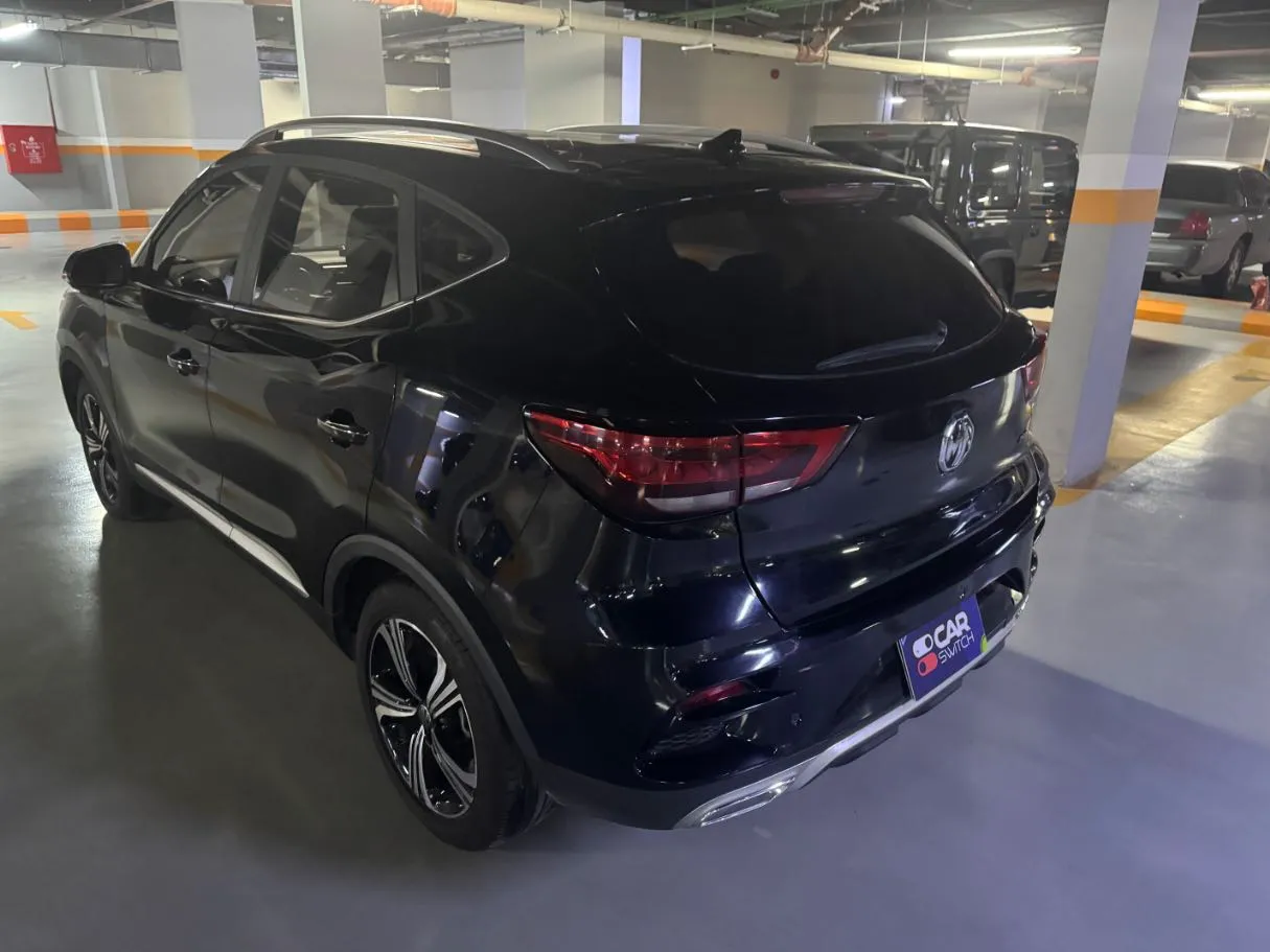 Car image 7