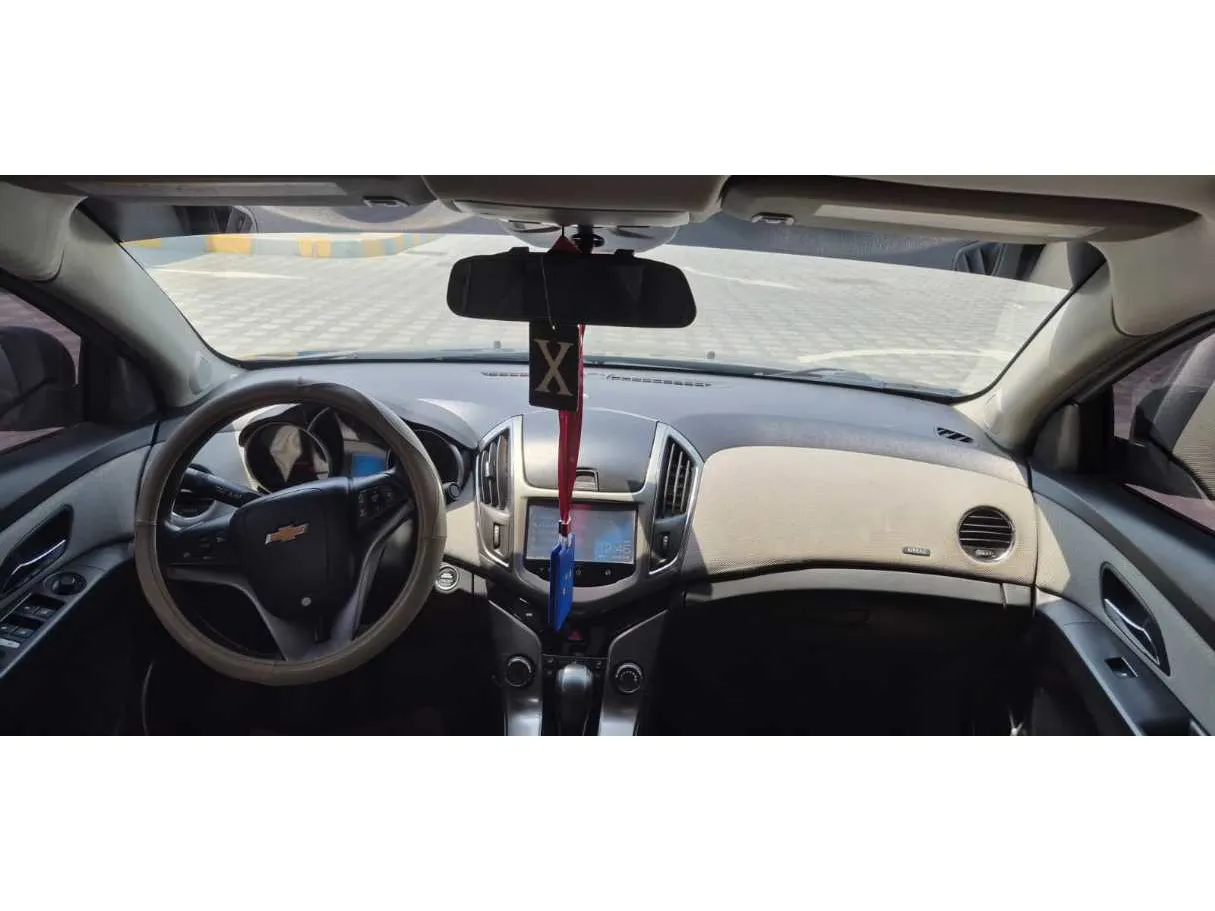 Car image 8