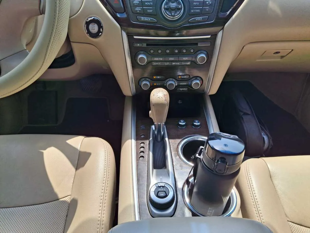 Car image 15