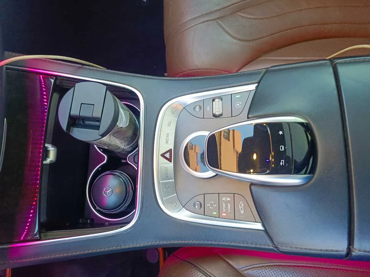Car image 25