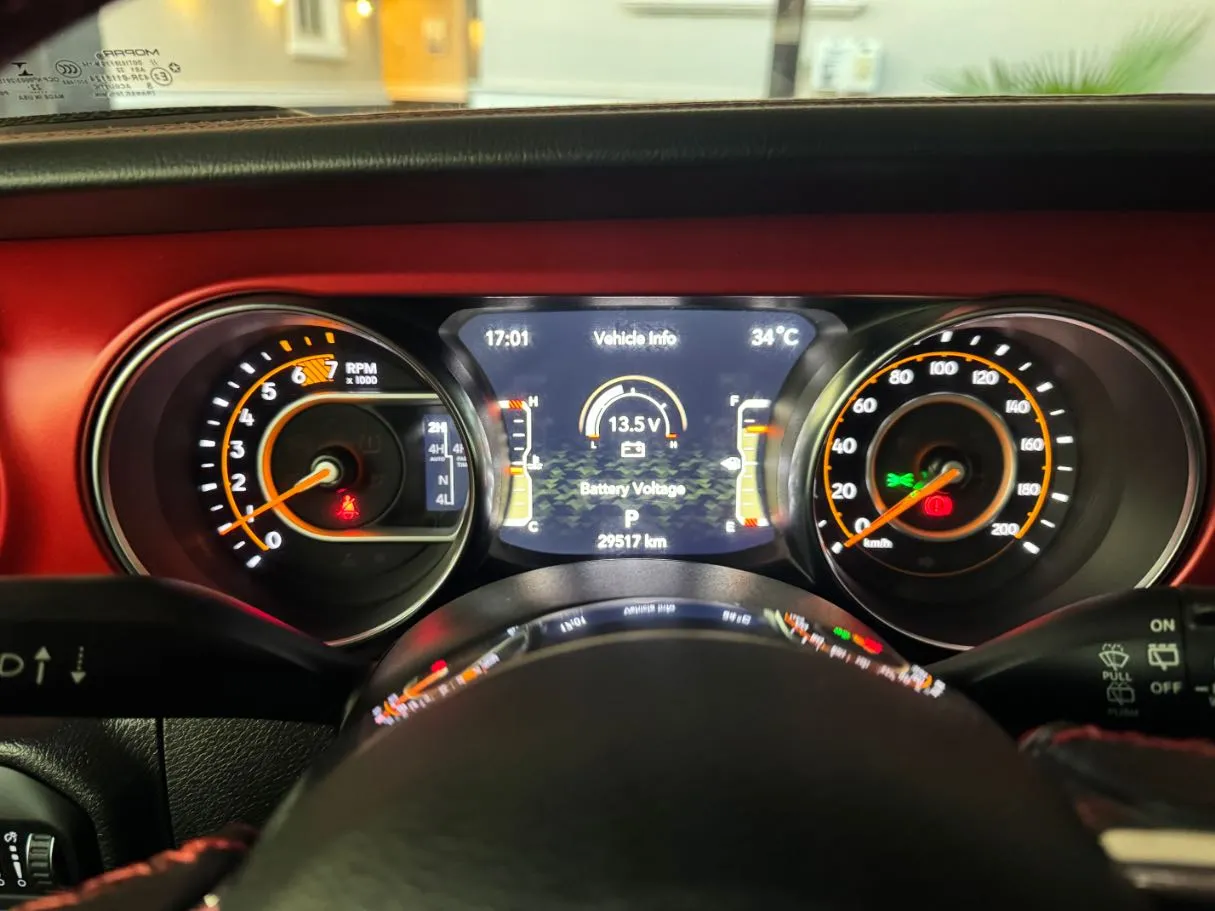 Car image 18