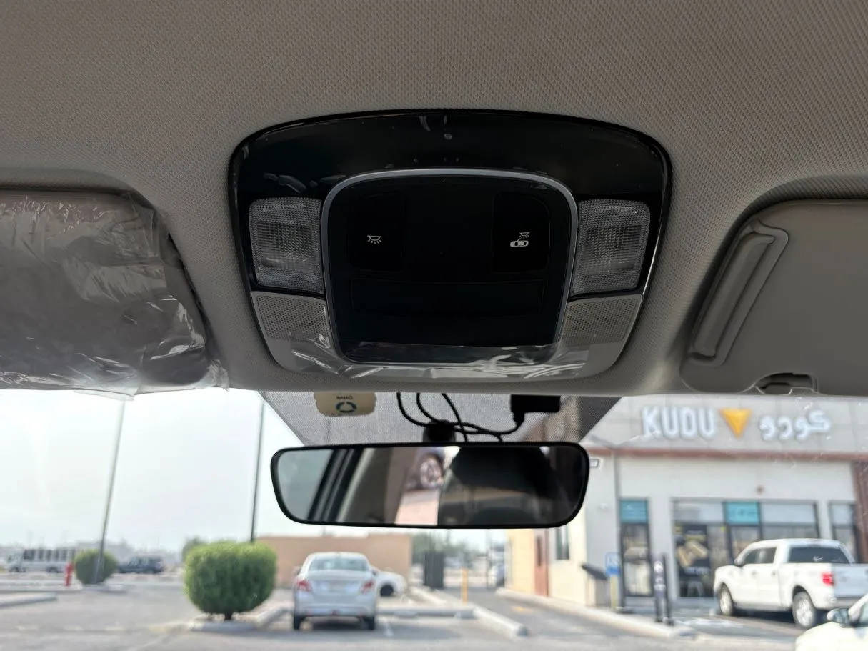 Car image 27