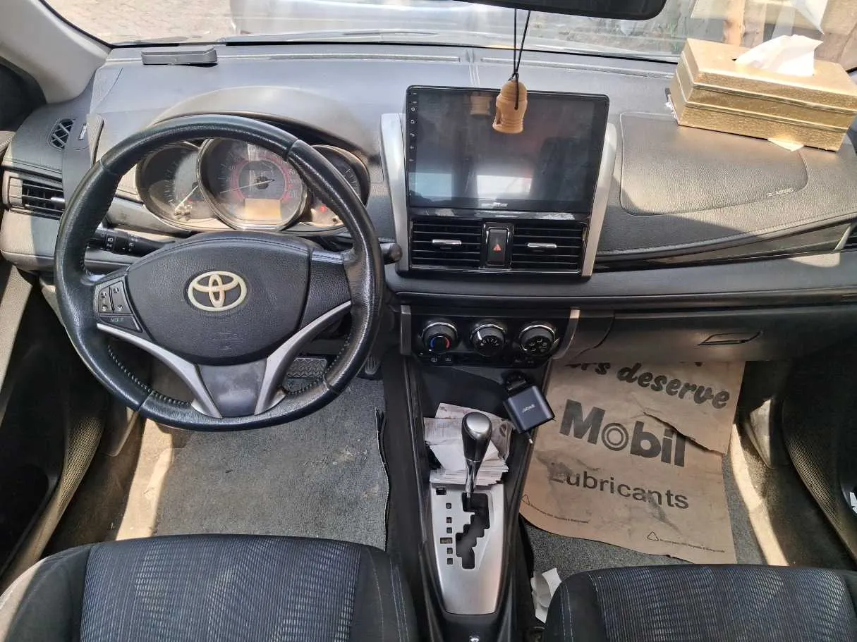 Car image 15