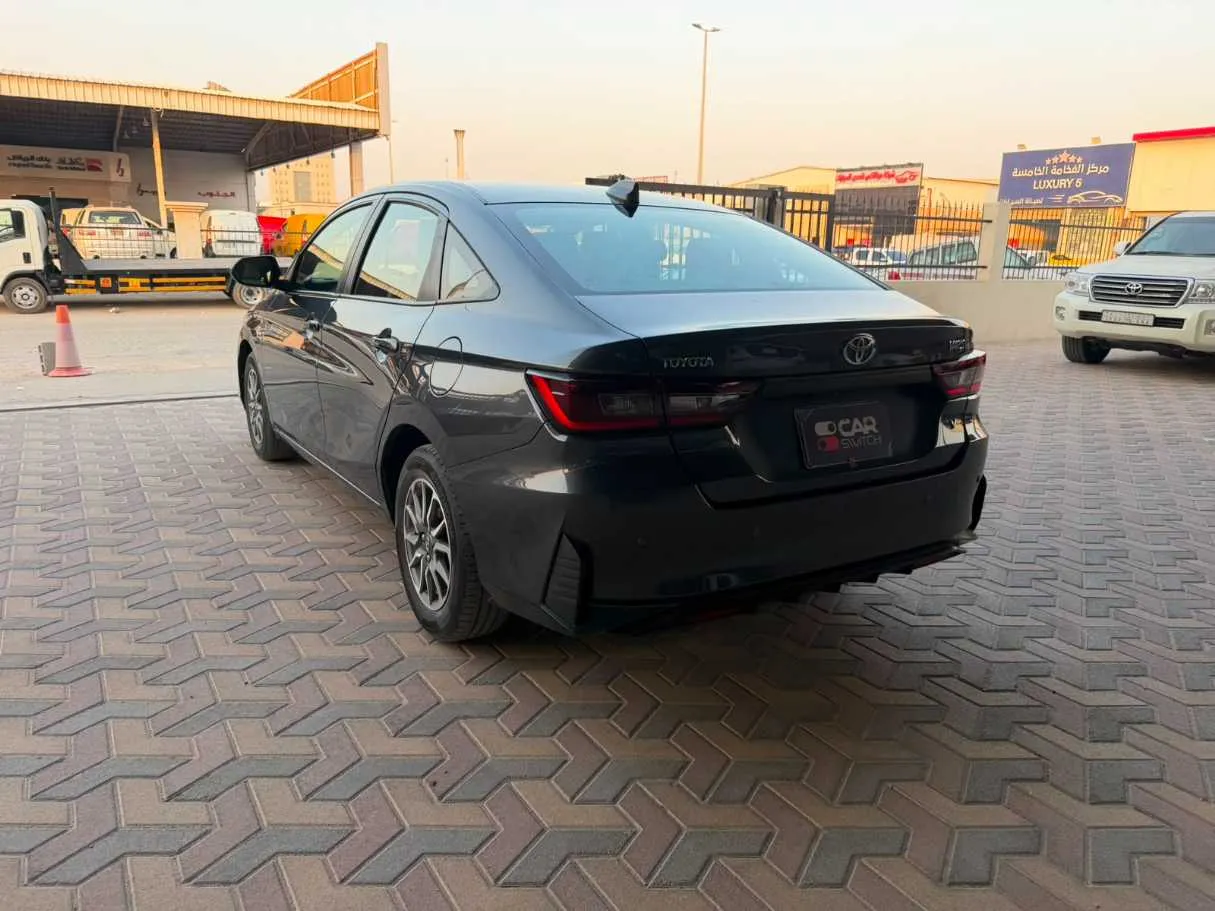 Car image 7