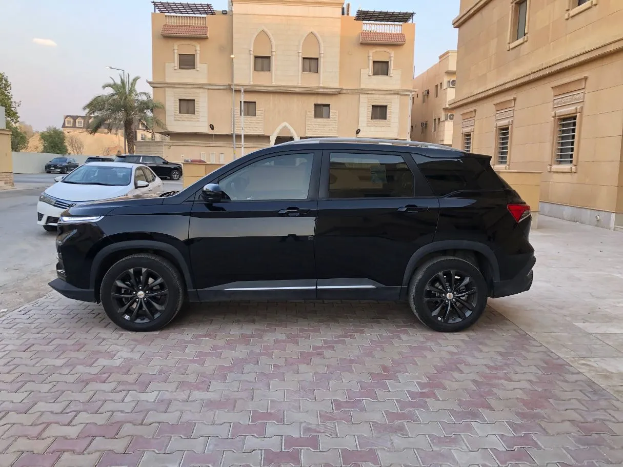 Car image 8
