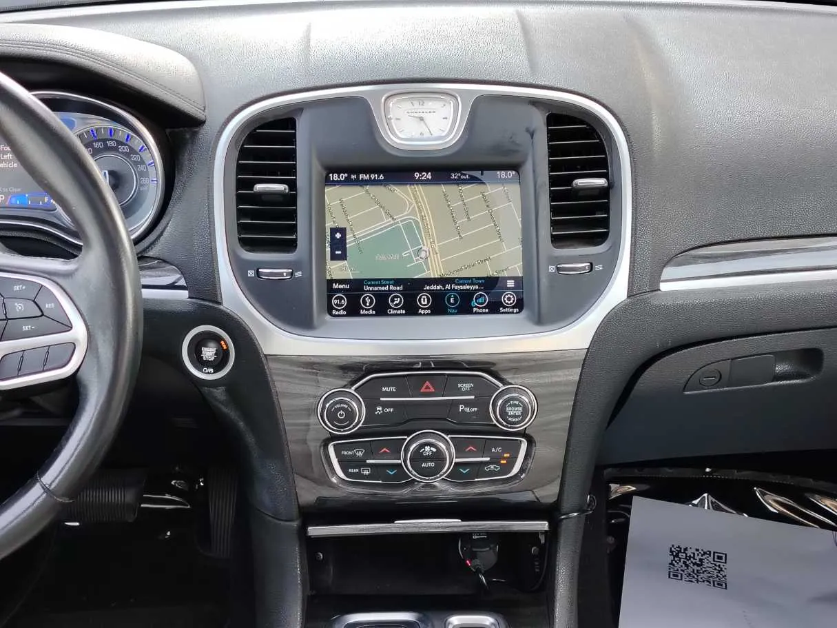 Car image 25