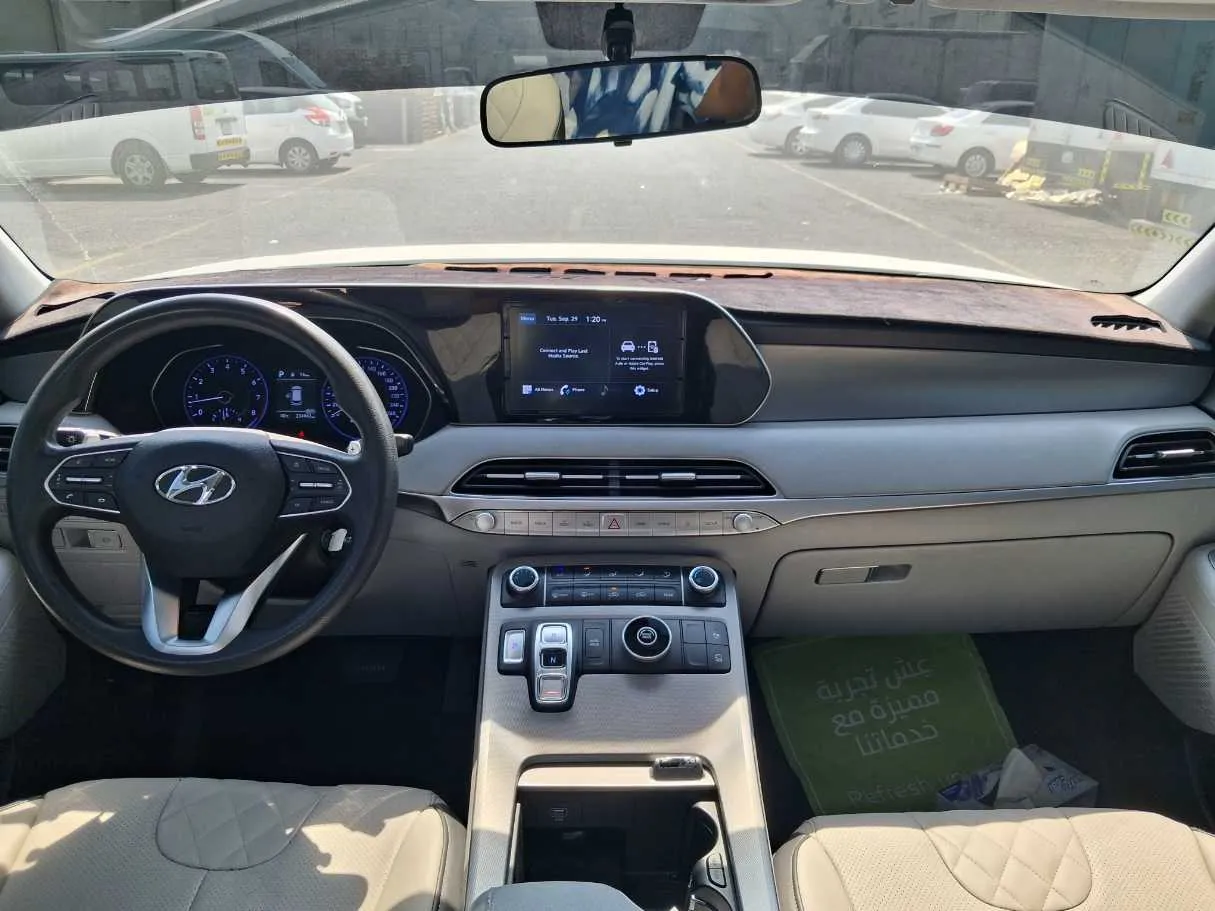 Car image 15