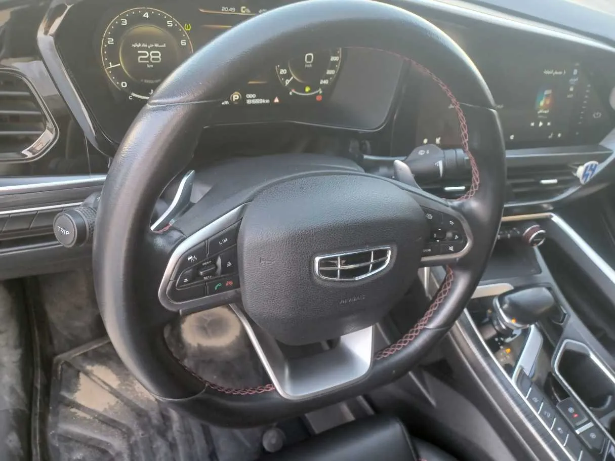 Car image 19