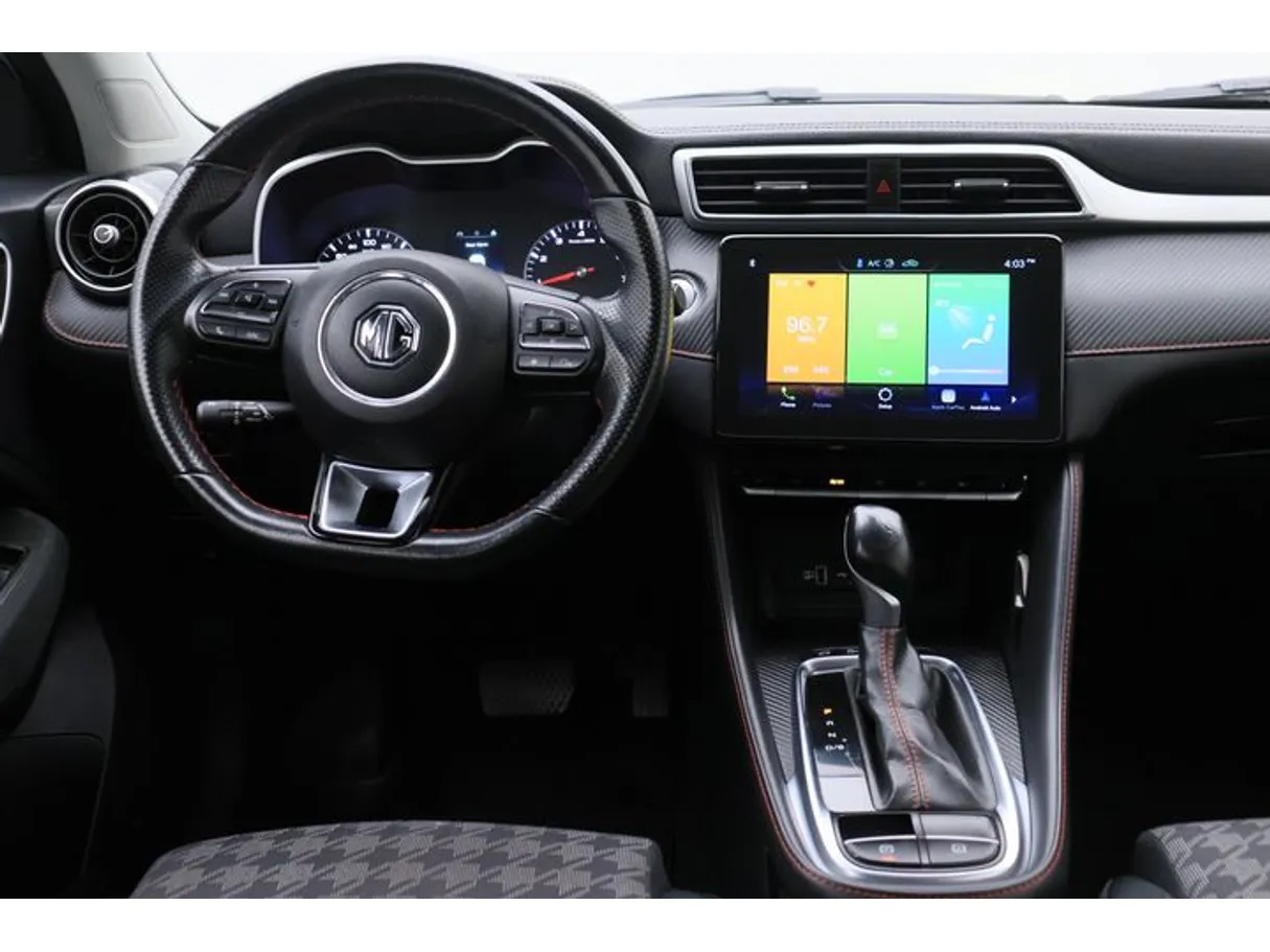 Car image 15