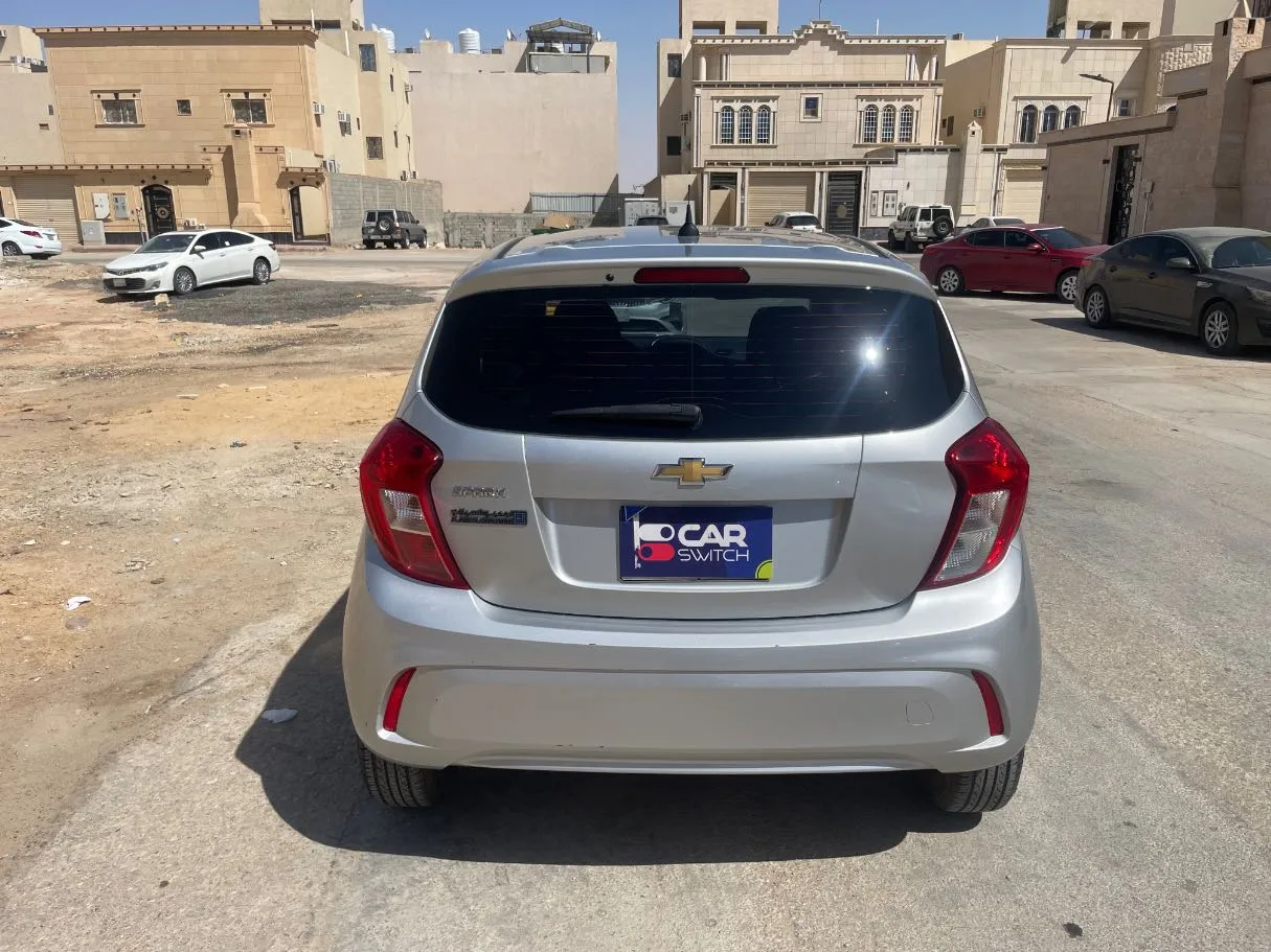 Car image 5