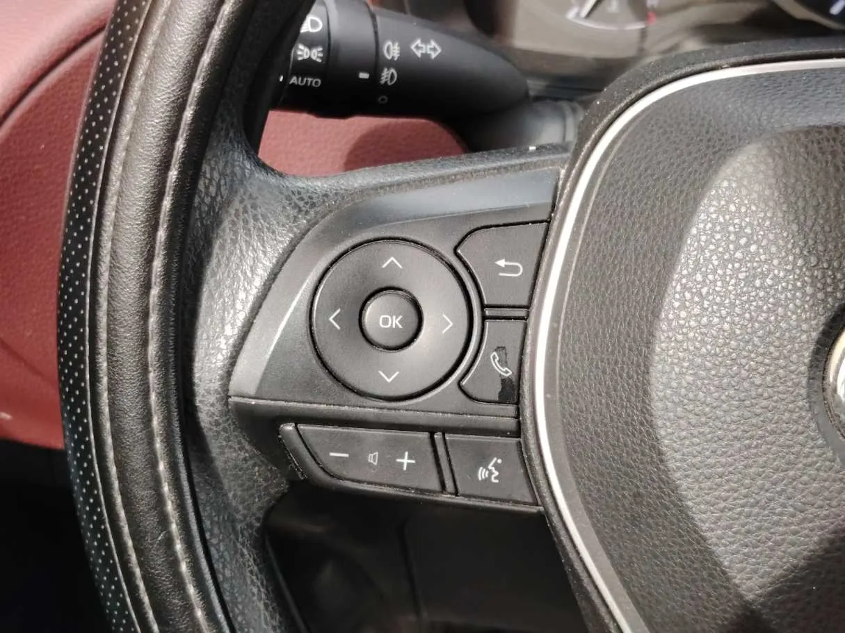 Car image 24