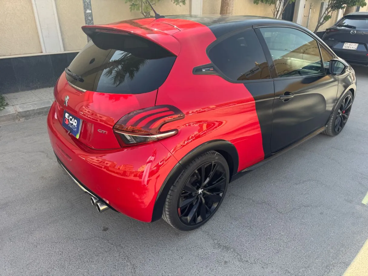 Car image 5