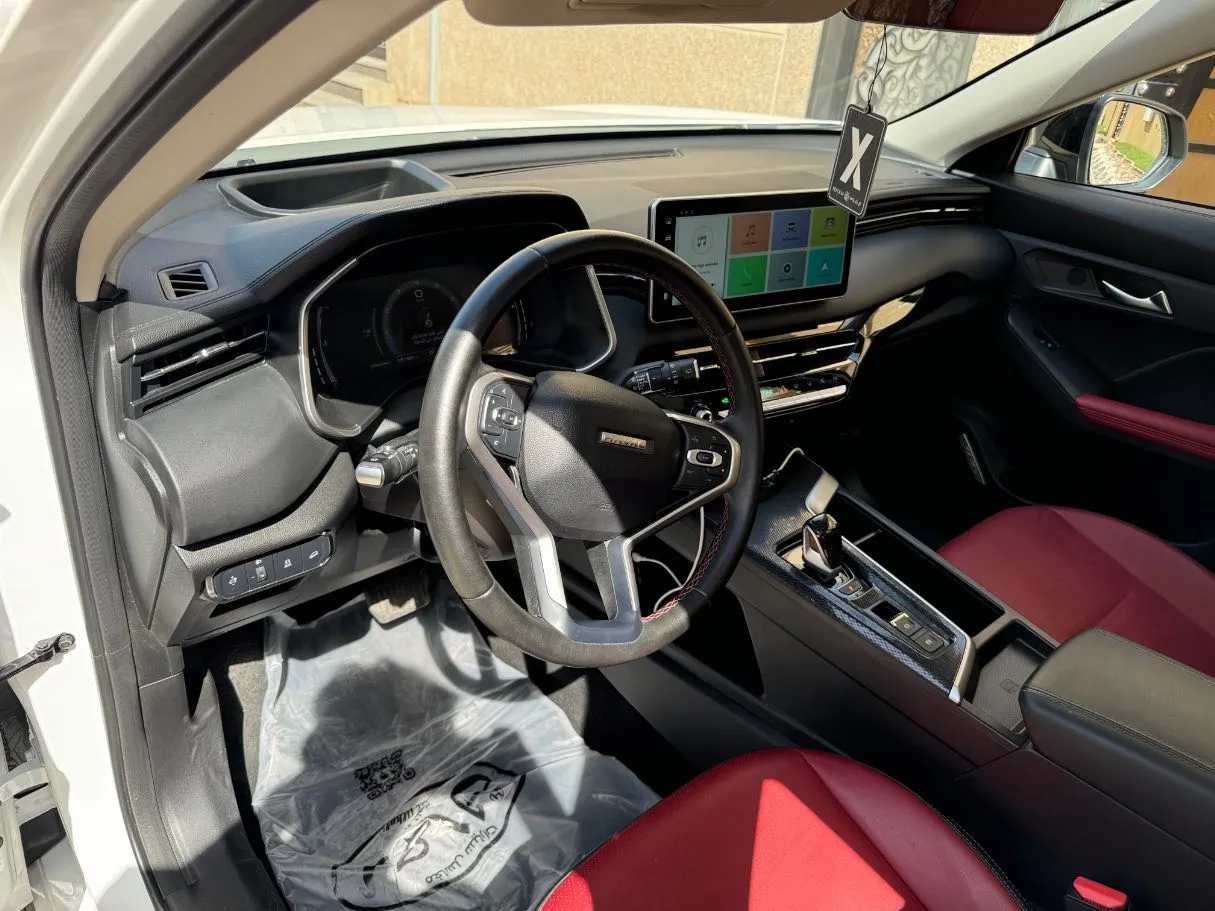 Car image 10