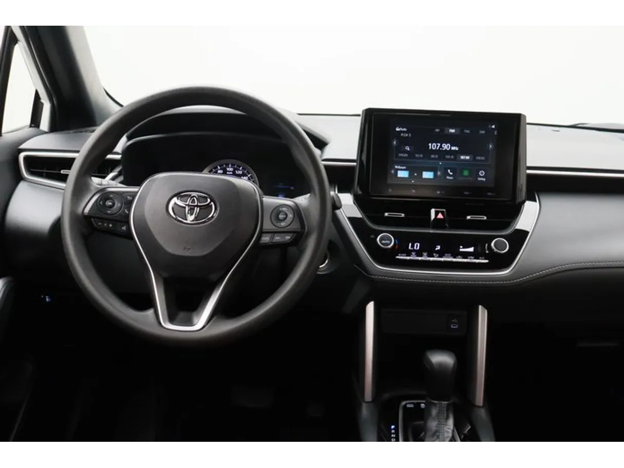 Car image 15