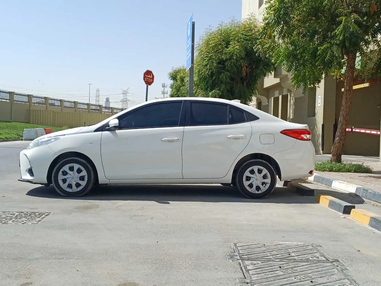 Car image 8