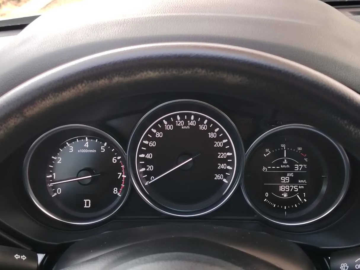 Car image 24