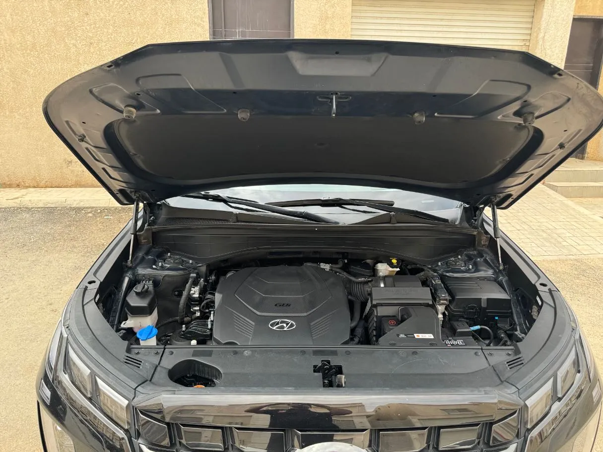 Car image 25