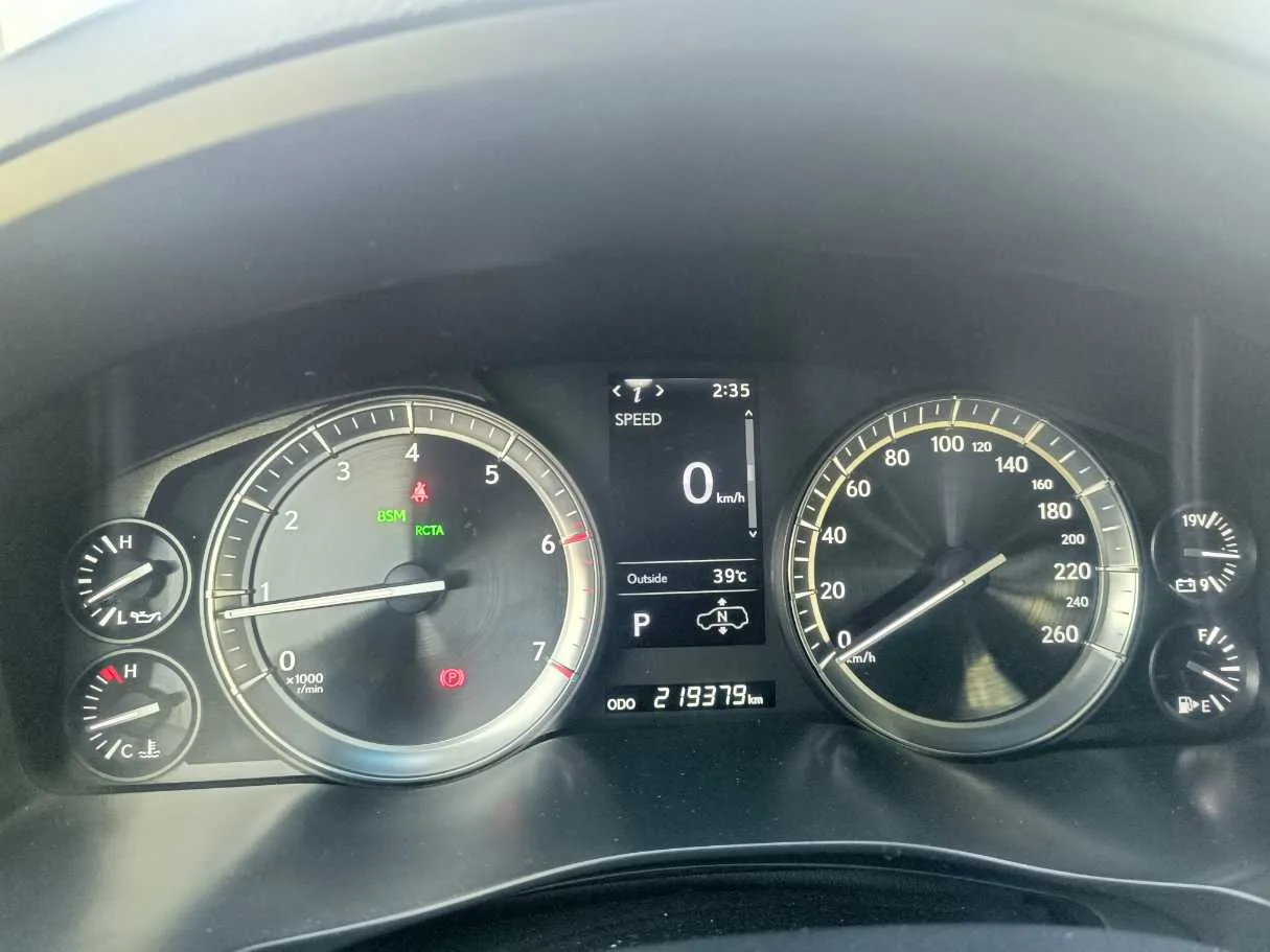 Car image 29